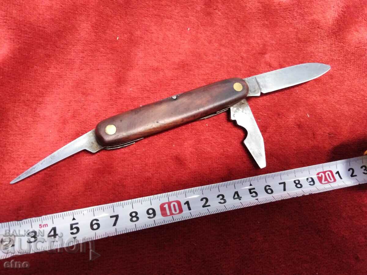 OLD BULGARIAN POCKET KNIFE with price 35.00 BGN | € 17.90 OLD BULGARIAN POCKET KNIFE with price 35.00 BGN | € 17.90