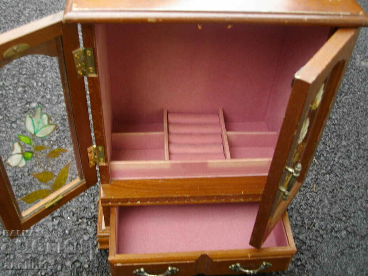 Auction OLD WOODEN JEWELRY BOX CABINET Auction OLD WOODEN JEWELRY BOX CABINET