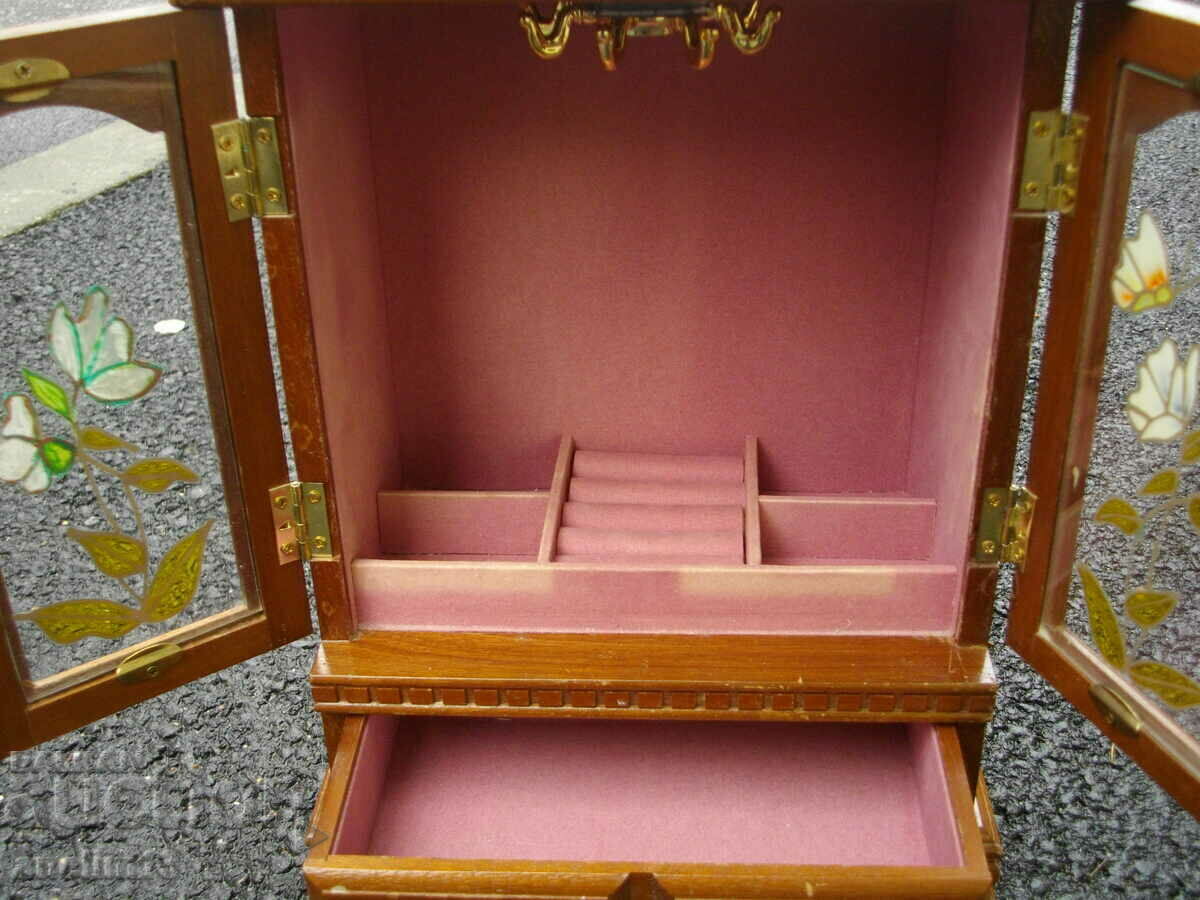 Delivery of OLD WOODEN JEWELRY BOX CABINET Delivery of OLD WOODEN JEWELRY BOX CABINET