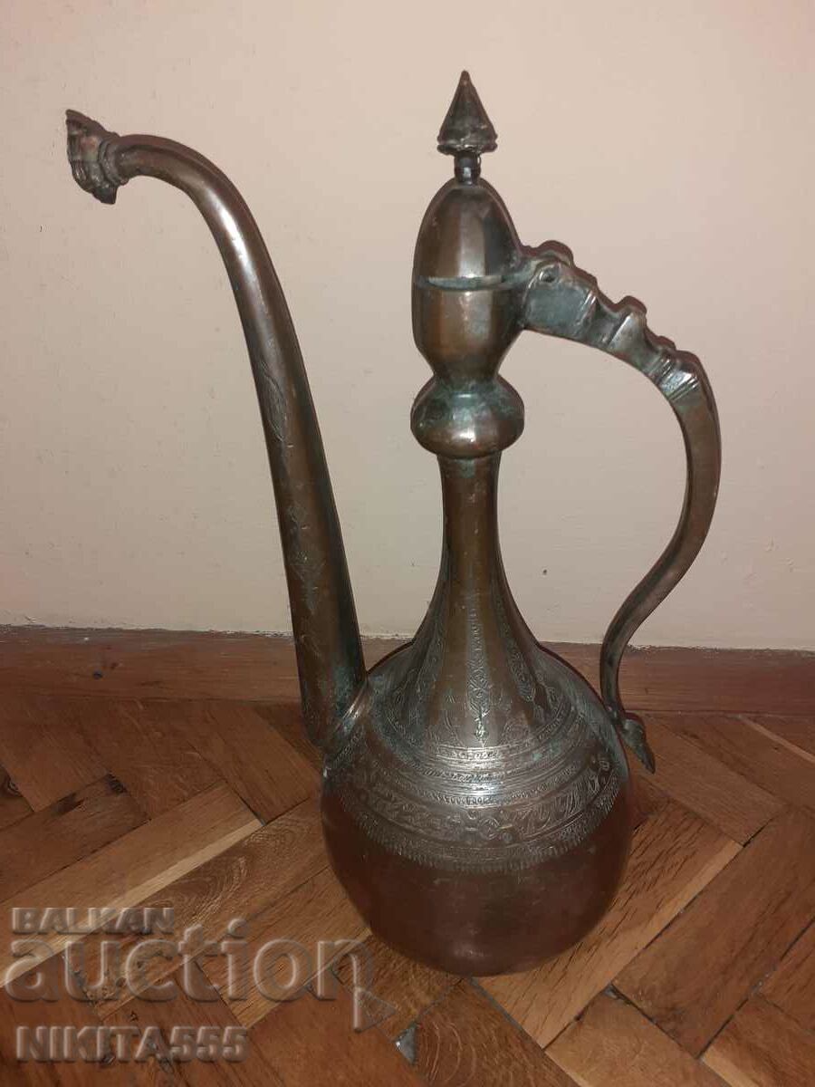 Стар красив голям меден ибрик с цена 444.00 лв. | € 227.01 Стар красив голям меден ибрик с цена 444.00 лв. | € 227.01