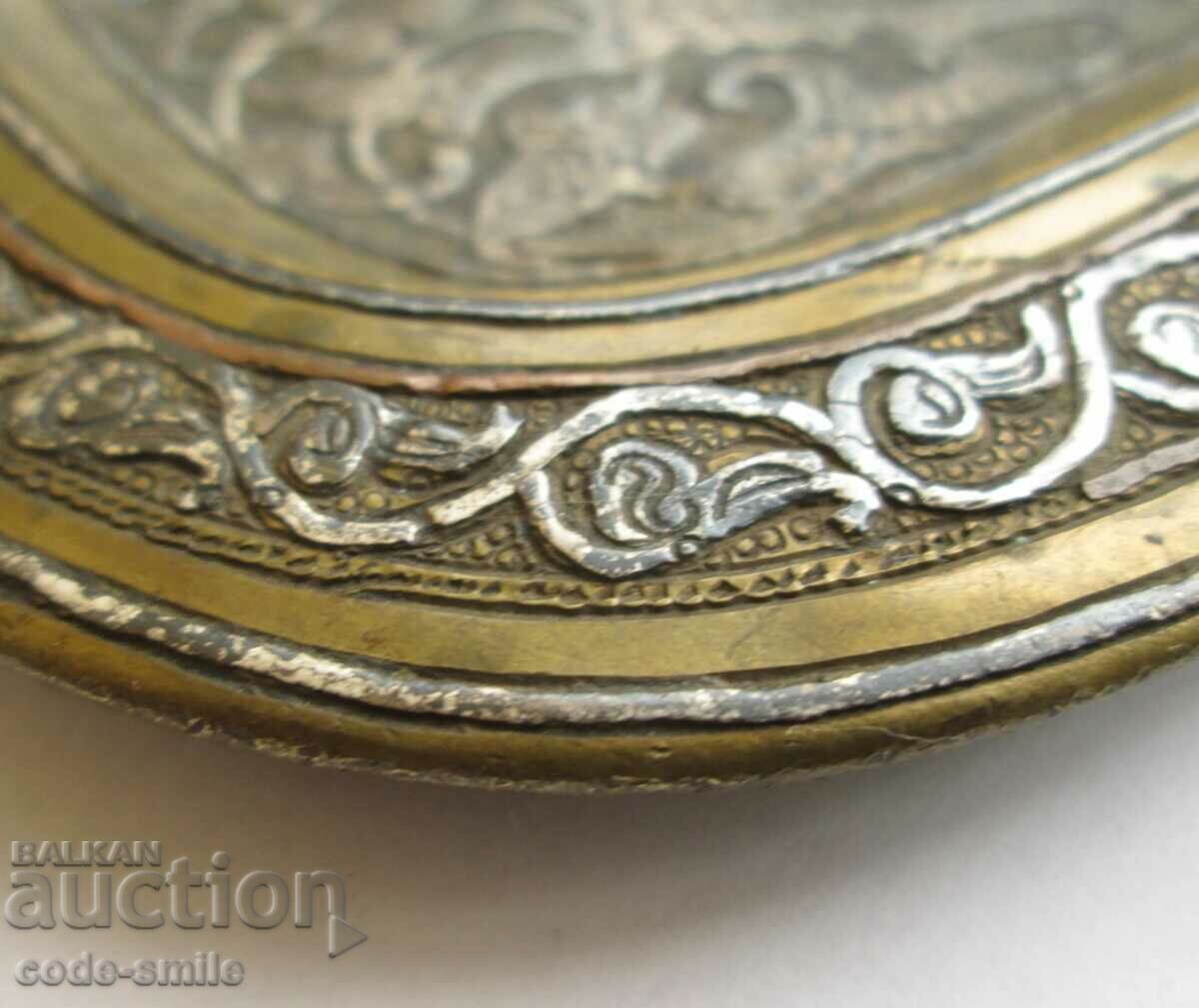 Παράδοση Παλαιό οθωμανικό σφυρήλατο πιάτο αγγείο πλούσια διακόσμηση από ασήμι Παράδοση Παλαιό οθωμανικό σφυρήλατο πιάτο αγγείο πλούσια διακόσμηση από ασήμι