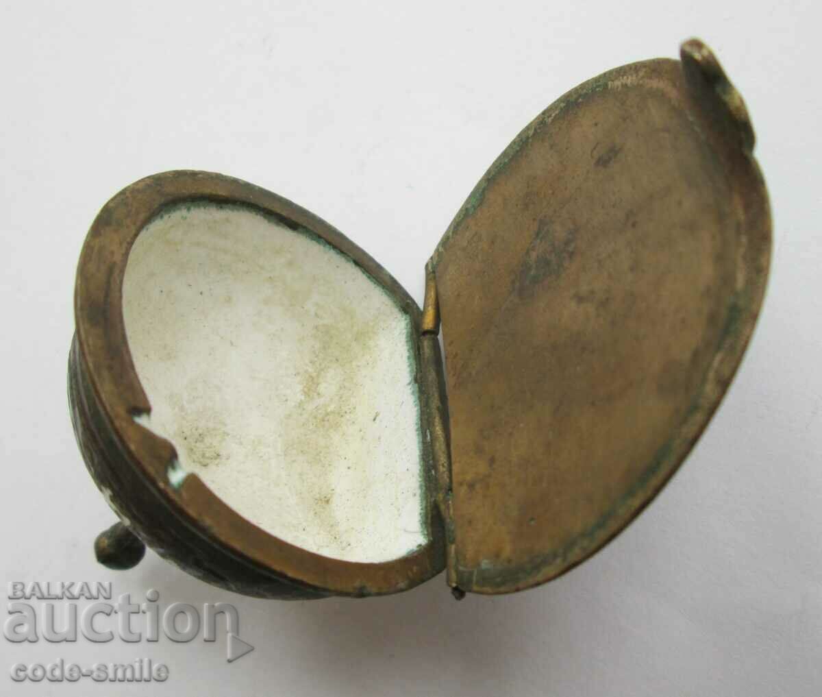 Old antique small bronze vessel decorated with cellular enamel with price 100.00 BGN | € 51.13 Old antique small bronze vessel decorated with cellular enamel with price 100.00 BGN | € 51.13