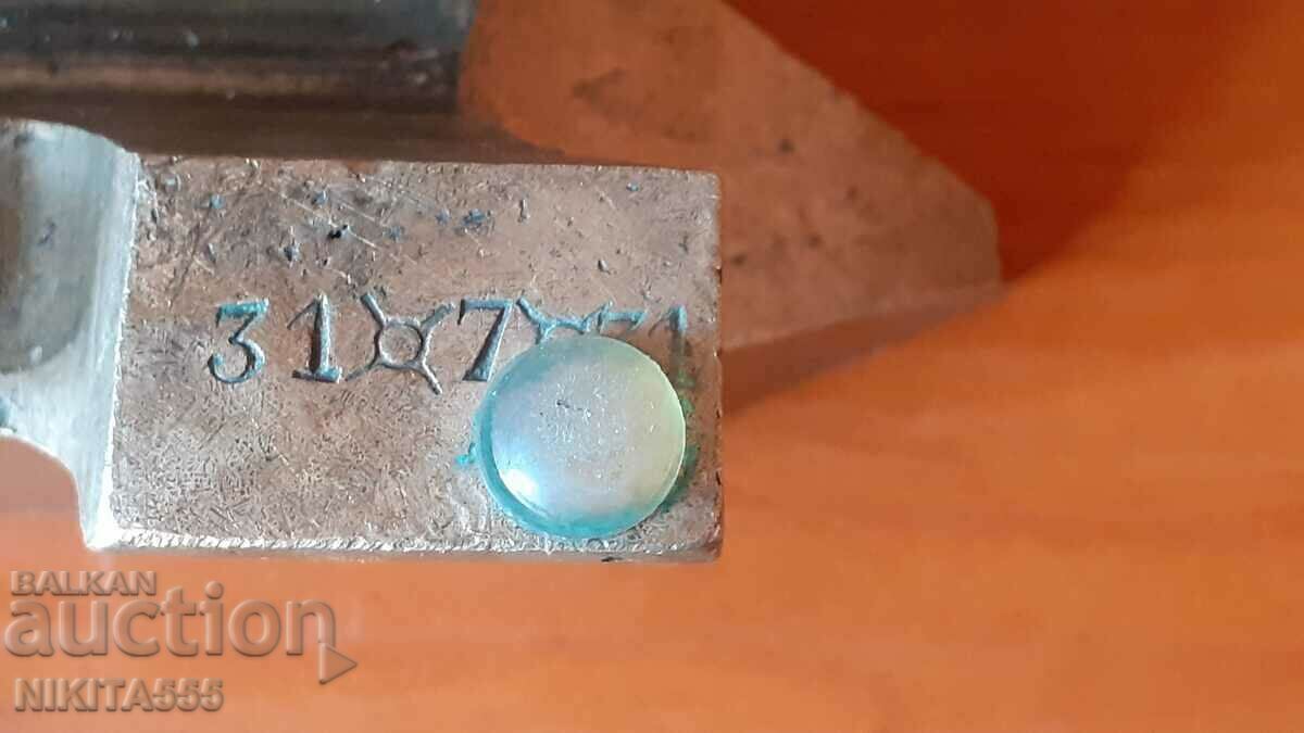 An old bronze jeweler's anvil - 6 An old bronze jeweler's anvil - 6