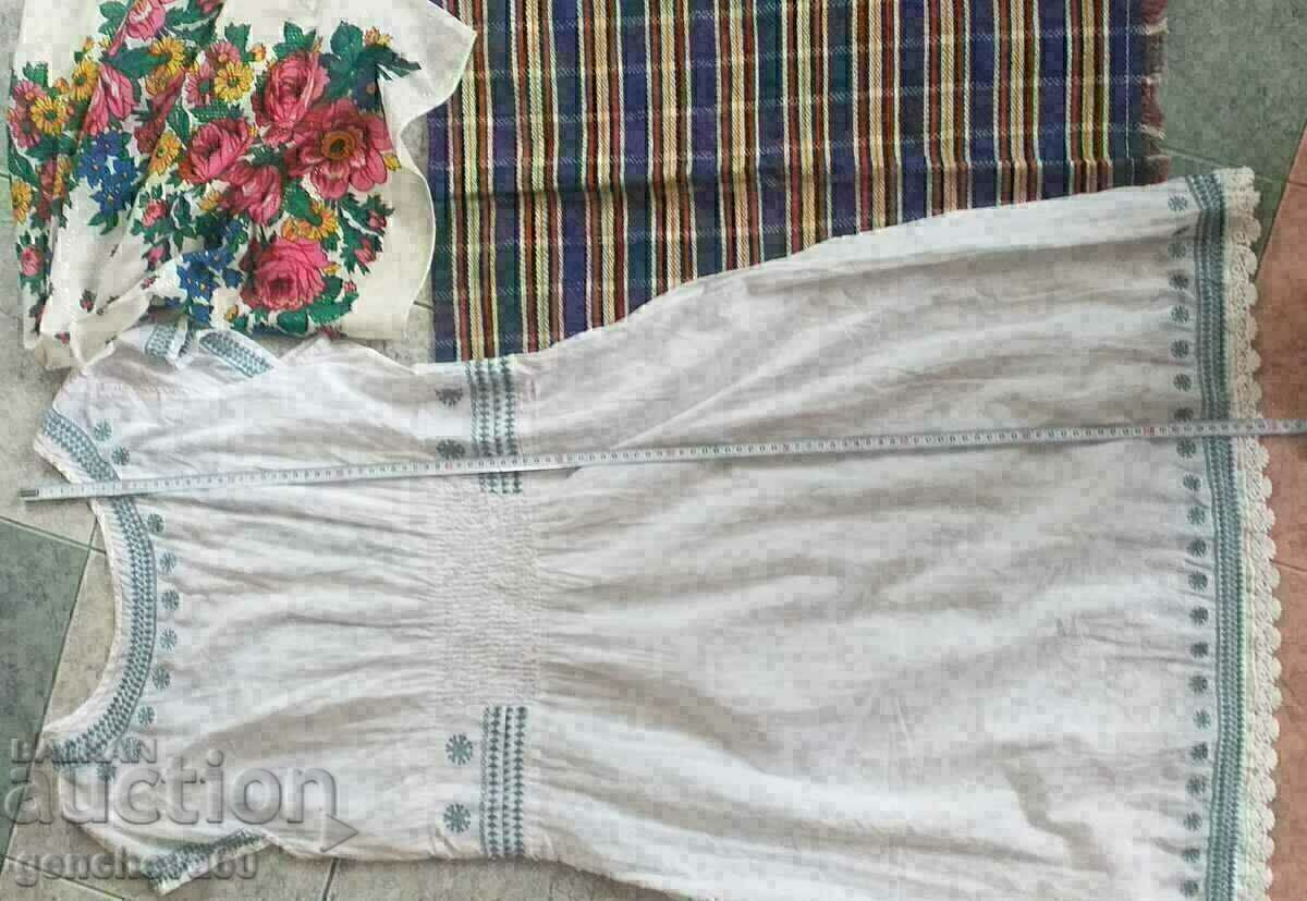 Dress with embroidery, scarf and authentic apron with price 50.00 €
