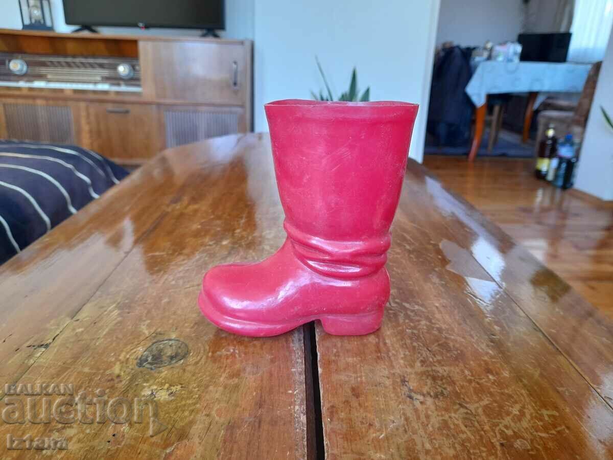 Ghete vechi de plastic Ghete vechi de plastic