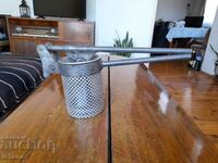 Presă veche de cartofi, presă de uz casnic