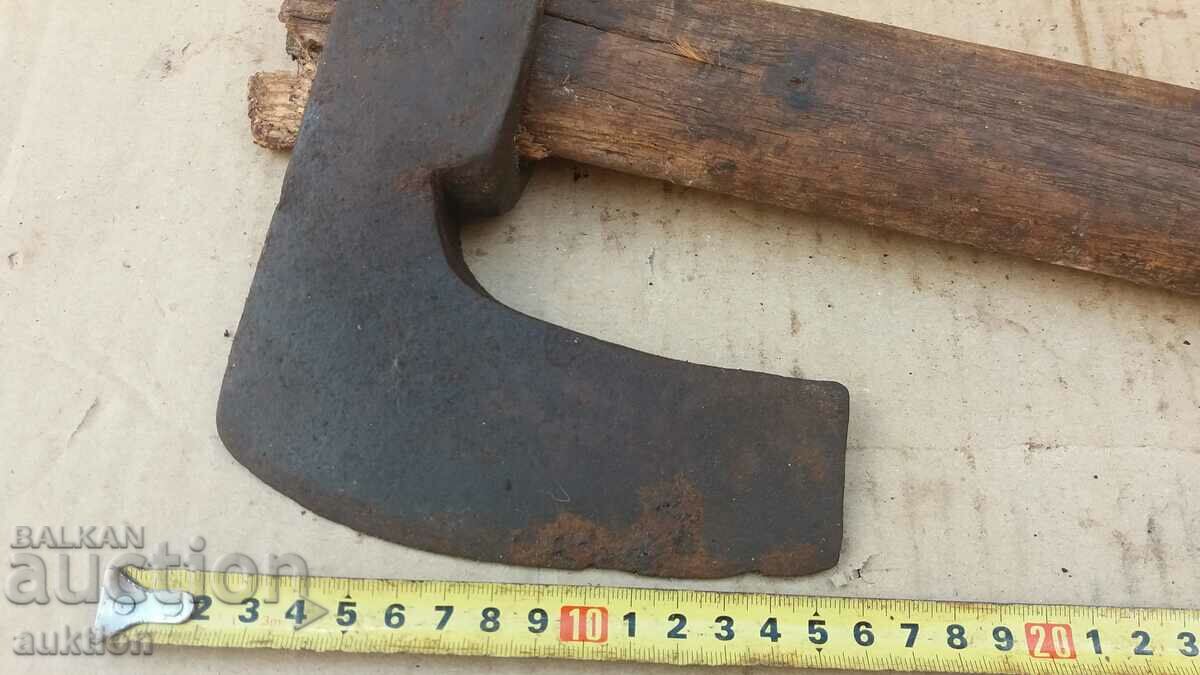 Auction FORGED RENAISSANCE AX, AX Auction FORGED RENAISSANCE AX, AX