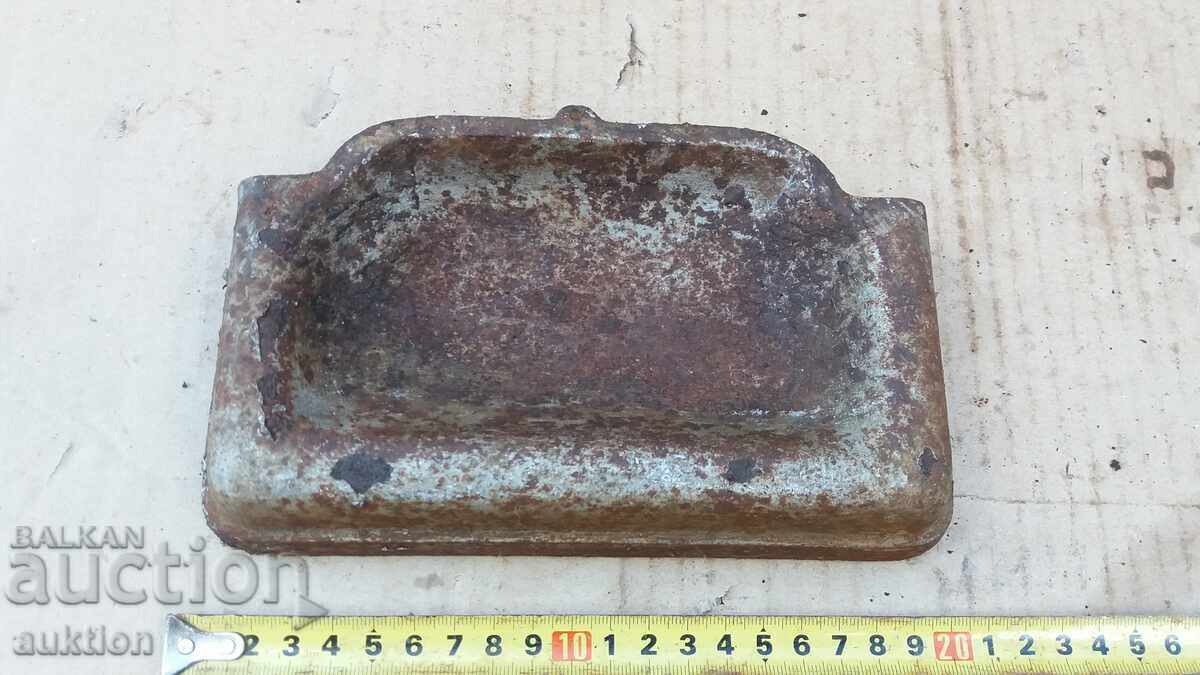OLD SOLID STOVE ASH TRAY with price 8.99 BGN | € 4.60 OLD SOLID STOVE ASH TRAY with price 8.99 BGN | € 4.60