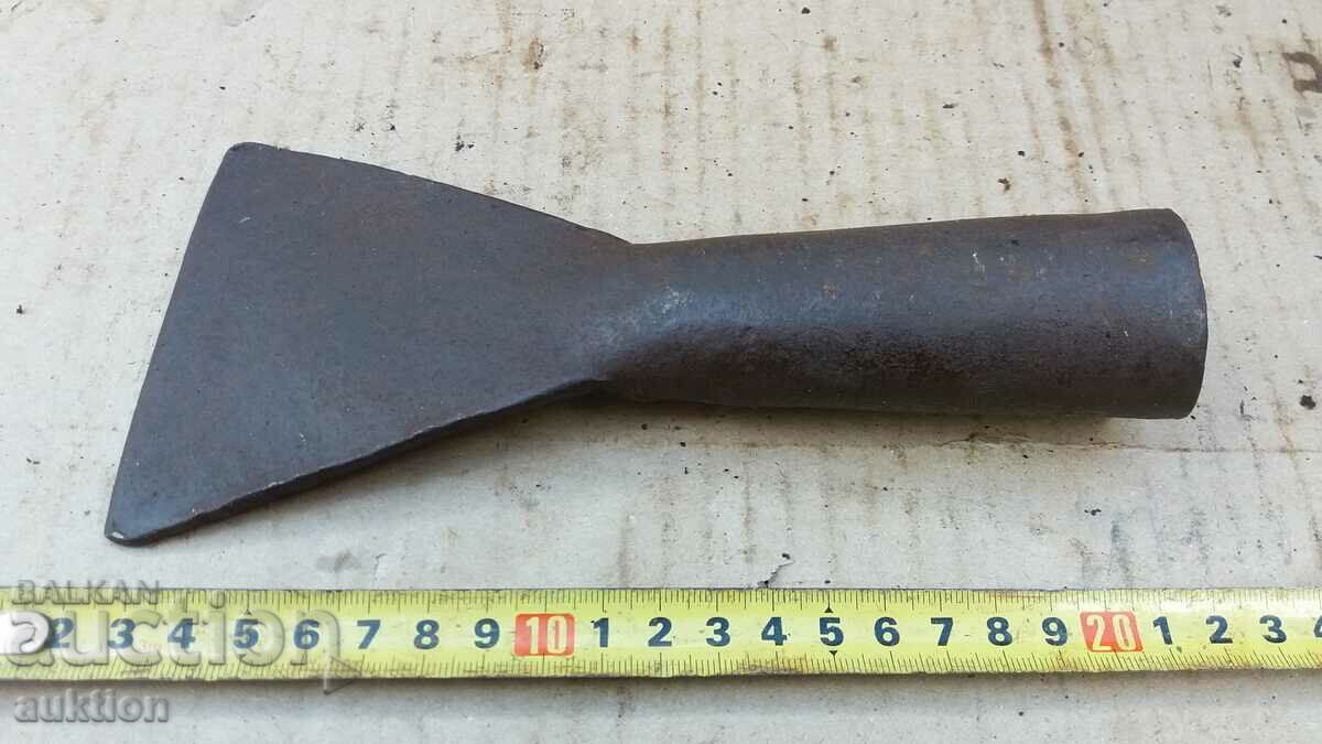 Auction  FORGED RENAISSANCE SCRATCH