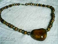 frumos colier realizat din perle 100% naturale. pietre de sticlă