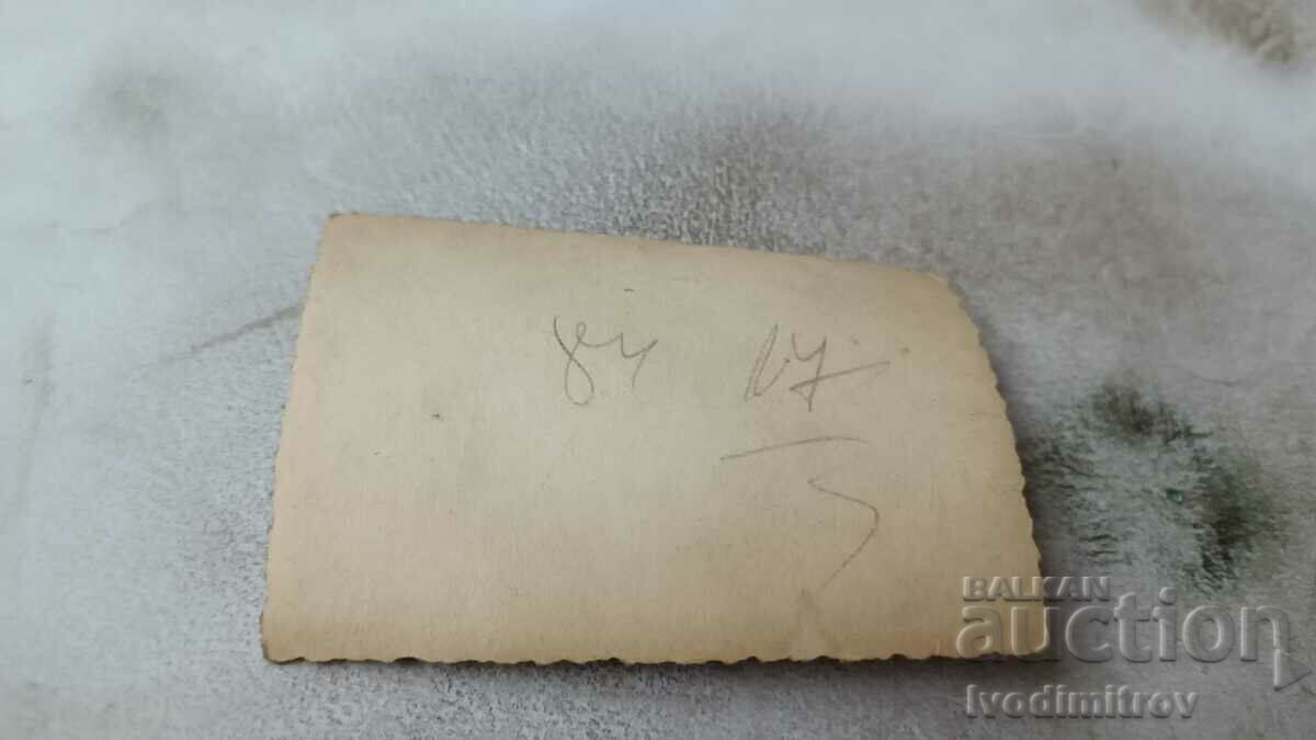 Φωτογραφία Σόφια Τρεις άντρες σε έναν περίπατο με τιμή 2.65 BGN | € 1.35 Φωτογραφία Σόφια Τρεις άντρες σε έναν περίπατο με τιμή 2.65 BGN | € 1.35