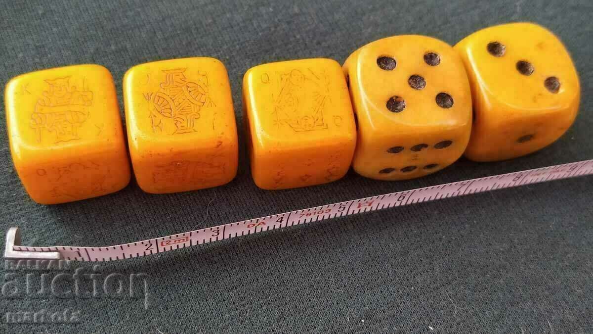 Auction  Antique Amber Barbut Dice