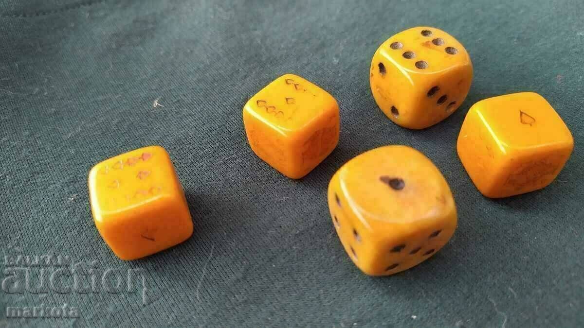 Zaruri antice de chihlimbar Barbut Zaruri antice de chihlimbar Barbut