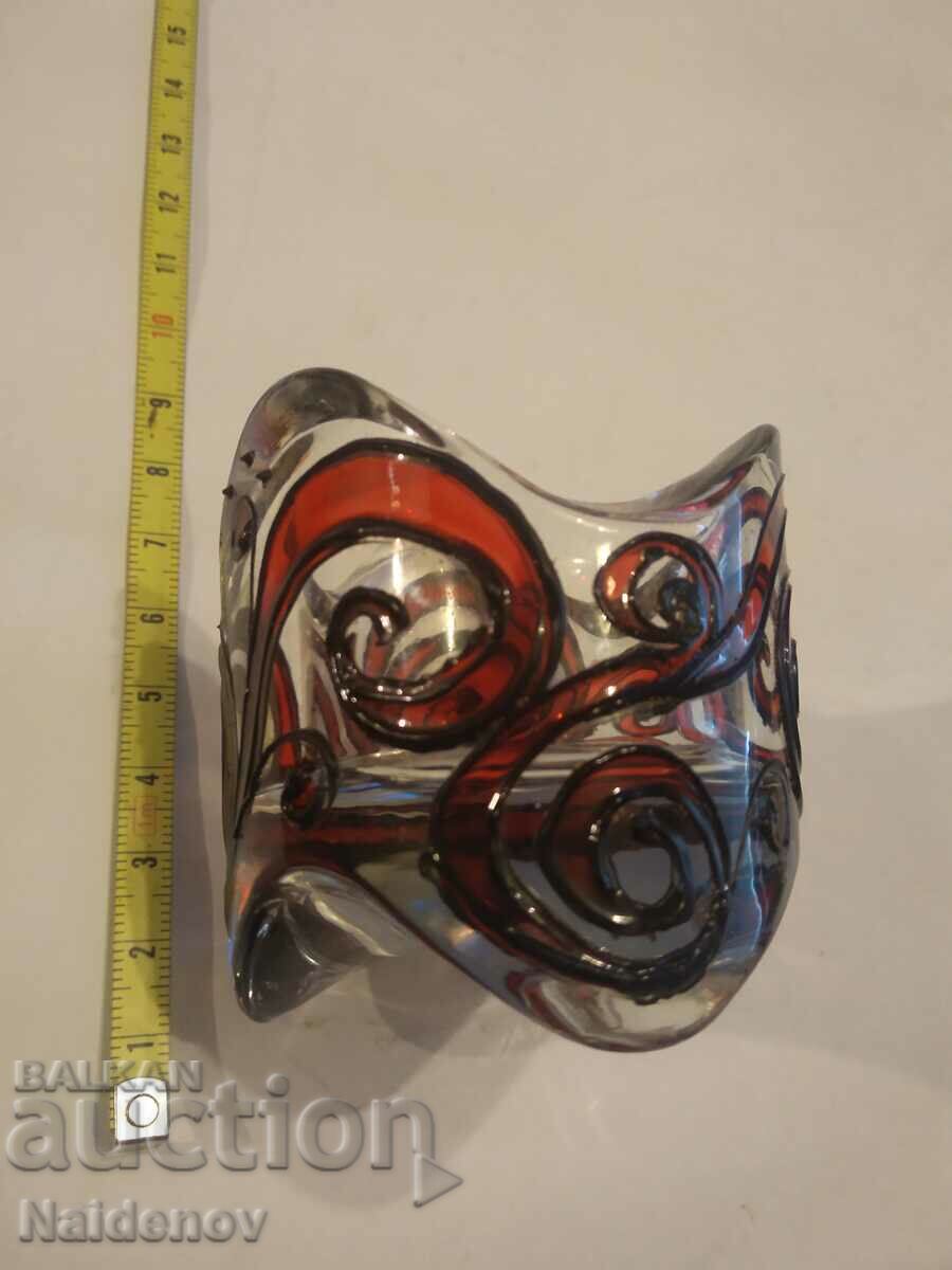 Όμορφη έγχρωμη γυάλινη κηροπήγια με τιμή 9.99 BGN | € 5.11 Όμορφη έγχρωμη γυάλινη κηροπήγια με τιμή 9.99 BGN | € 5.11