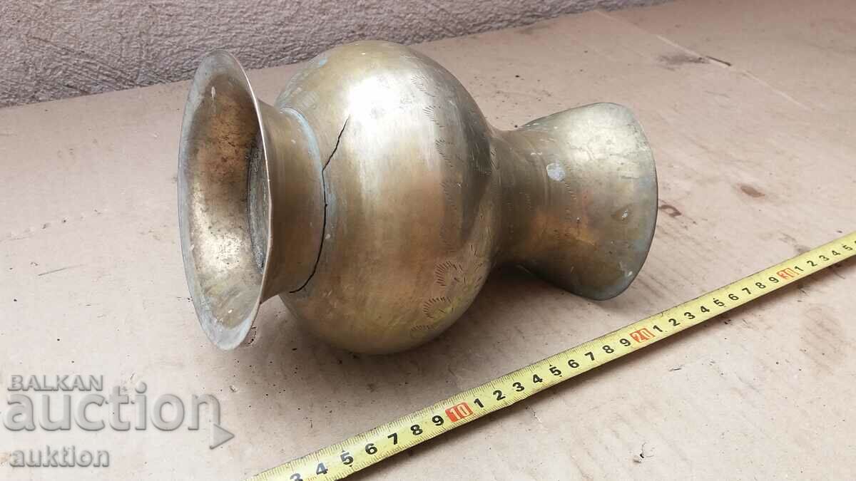 SOLID BRONZE JUG WITH ORNAMENTATION - 5 SOLID BRONZE JUG WITH ORNAMENTATION - 5