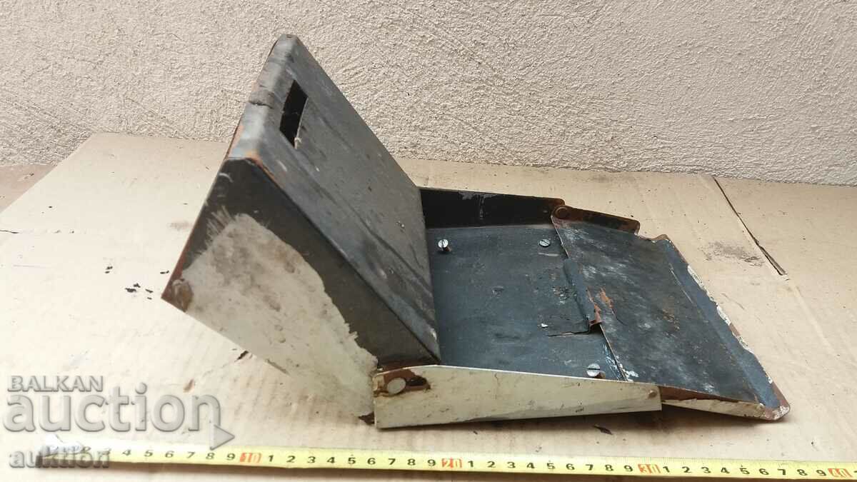 OLD MOVABLE ASHTRAY BDZ - 6 OLD MOVABLE ASHTRAY BDZ - 6