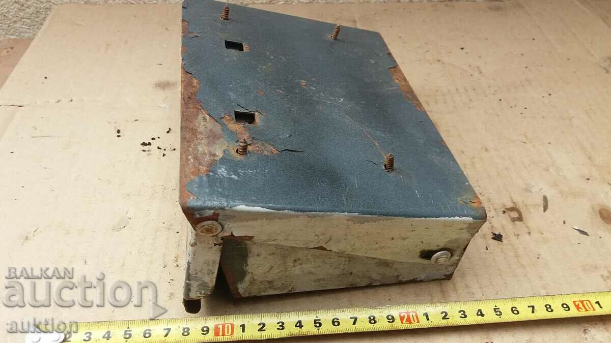 OLD BJ ASHTRAY MOUNTED TO THE WALL with price 8.99 BGN | € 4.60