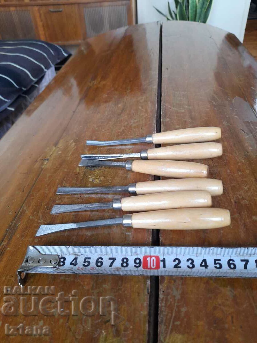 Old wood chisels with price 80.00 BGN | € 40.90