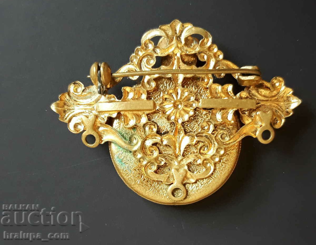 Auction Old porcelain brooch Auction Old porcelain brooch