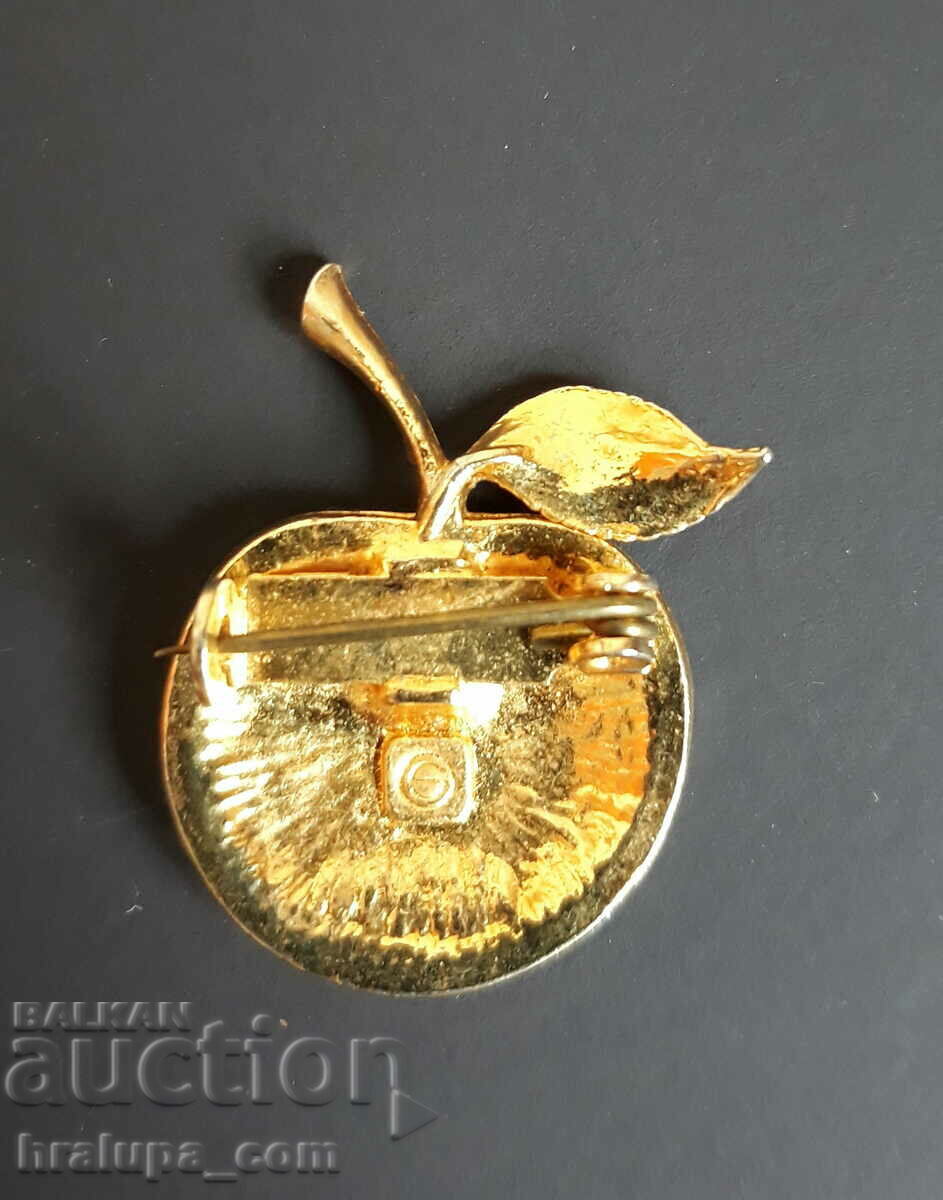 Old brooch with price 20.00 BGN | € 10.23 Old brooch with price 20.00 BGN | € 10.23