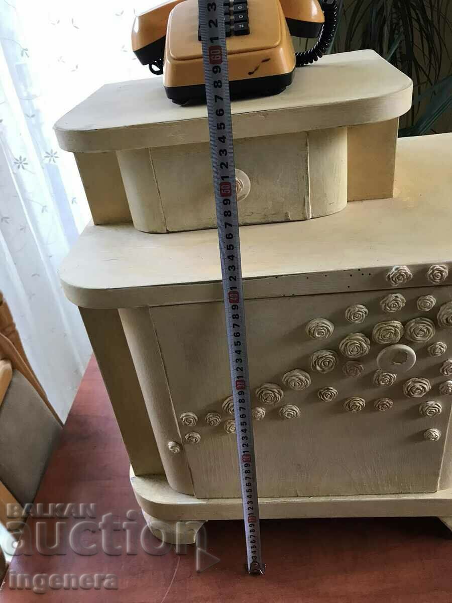 NOPTIERĂ RETRO ANII 60 DIN LEMN cu preț 65.00 BGN | € 33.23