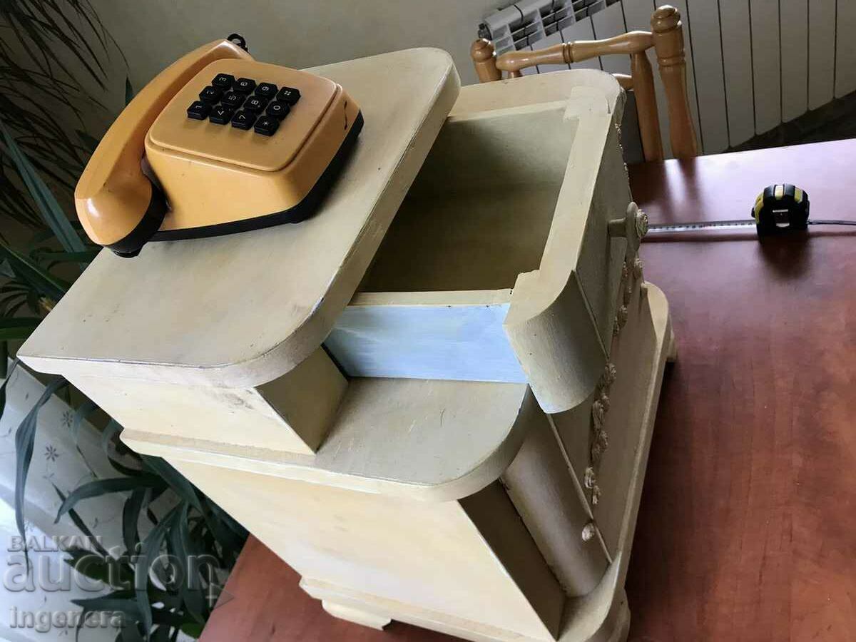 Licitație NOPTIERĂ RETRO ANII 60 DIN LEMN