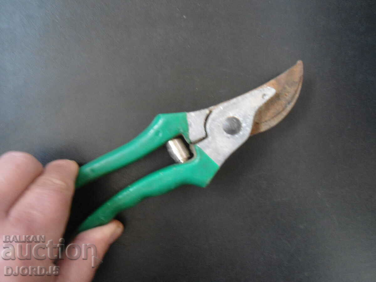 Auction Old scissors Auction Old scissors