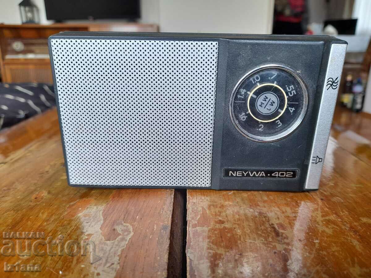 Old radio, radio receiver Neywa 402 with price 45.00 BGN | € 23.01 Old radio, radio receiver Neywa 402 with price 45.00 BGN | € 23.01
