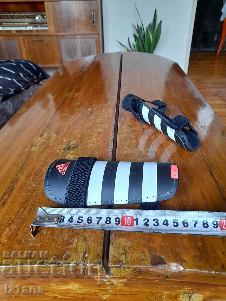 Livrarea Crampoane de fotbal adidas pentru copii Livrarea Crampoane de fotbal adidas pentru copii