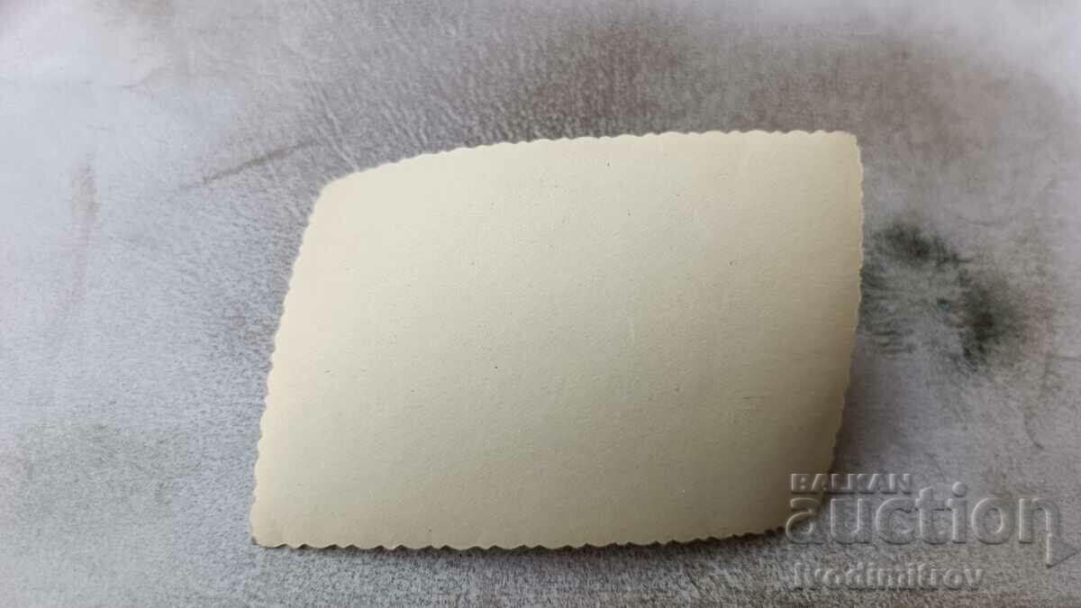 Снимка Трима мъже в реката с цена 1.75 лв. | € 0.89 Снимка Трима мъже в реката с цена 1.75 лв. | € 0.89