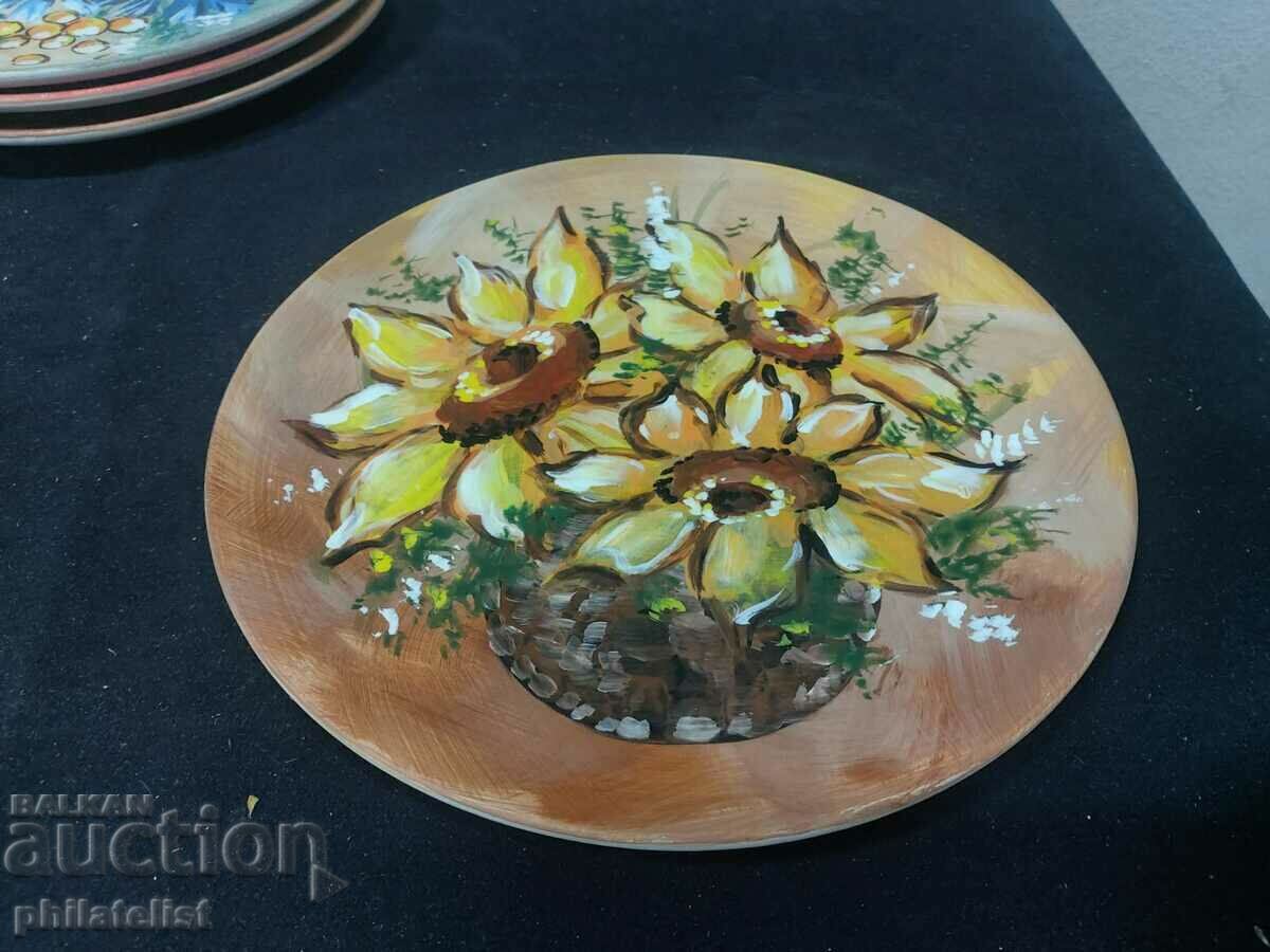 Painted plate - 4 with price 10.00 BGN | € 5.11 Painted plate - 4 with price 10.00 BGN | € 5.11
