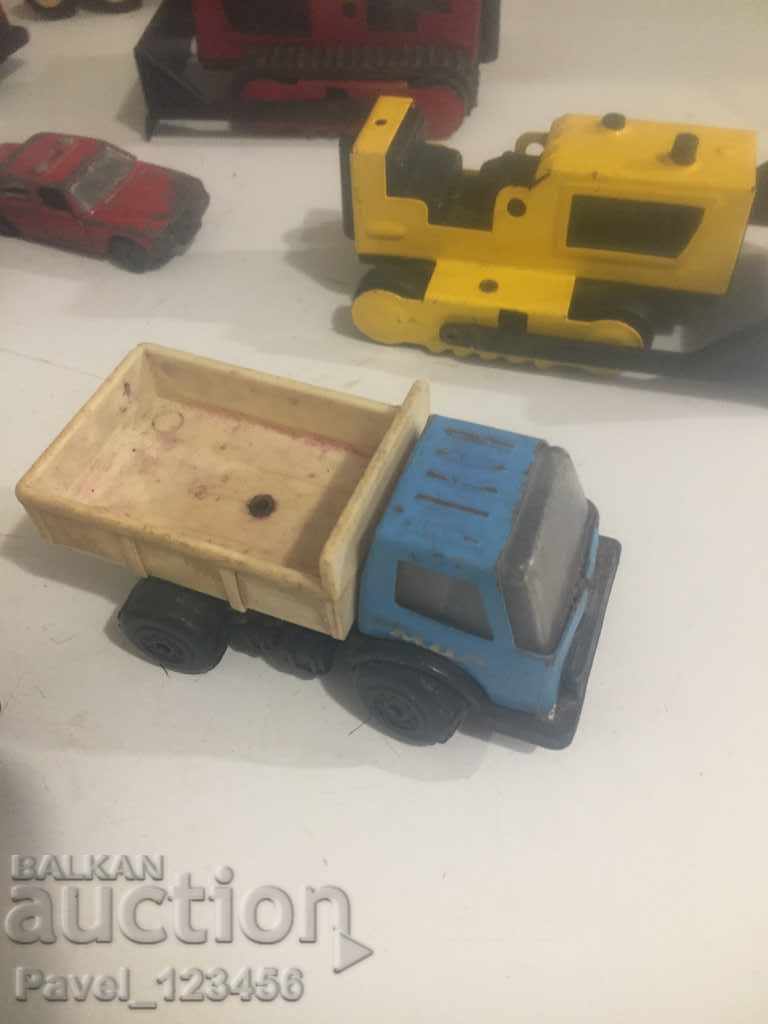 Delivery of 9 old metal trucks READ the description!!! Delivery of 9 old metal trucks READ the description!!!