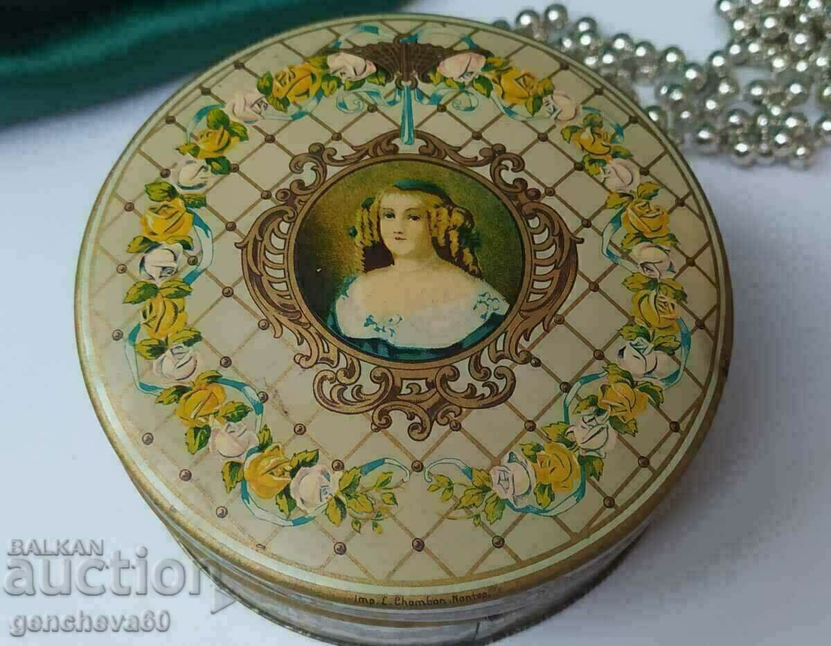 VINTAGE tin box/MADELEINE Paris