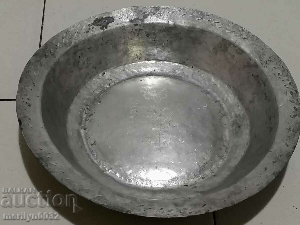 Old copper sahan, baker, bowl, plate, tass with price 68.00 BGN | € 34.77 Old copper sahan, baker, bowl, plate, tass with price 68.00 BGN | € 34.77