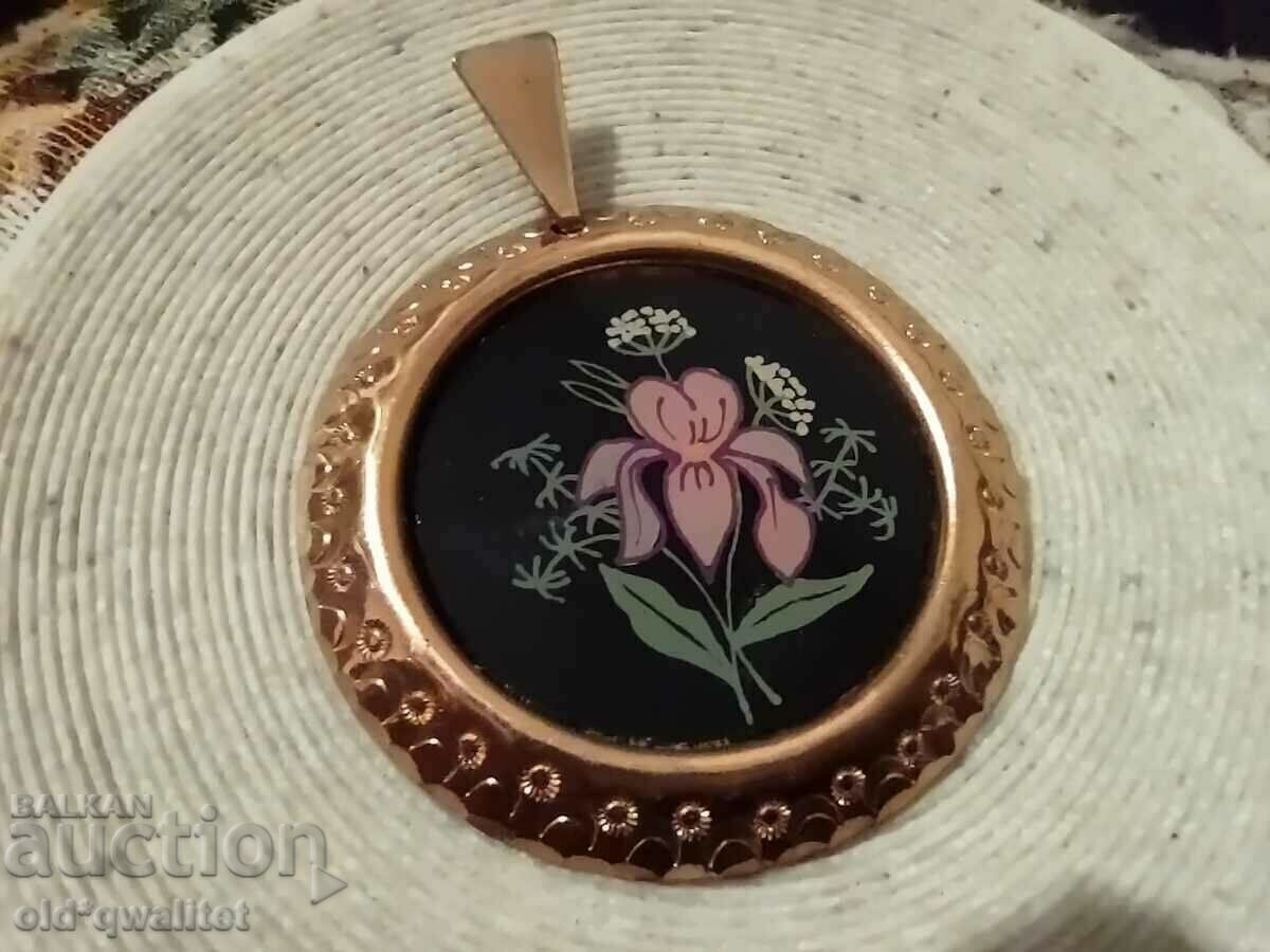 Медальон - голям, с цветя, меден, ръчна изработка с цена 99.00 лв. | € 50.62 Медальон - голям, с цветя, меден, ръчна изработка с цена 99.00 лв. | € 50.62