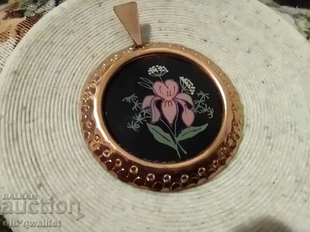 Аукцион Медальон - голям, с цветя, меден, ръчна изработка Аукцион Медальон - голям, с цветя, меден, ръчна изработка