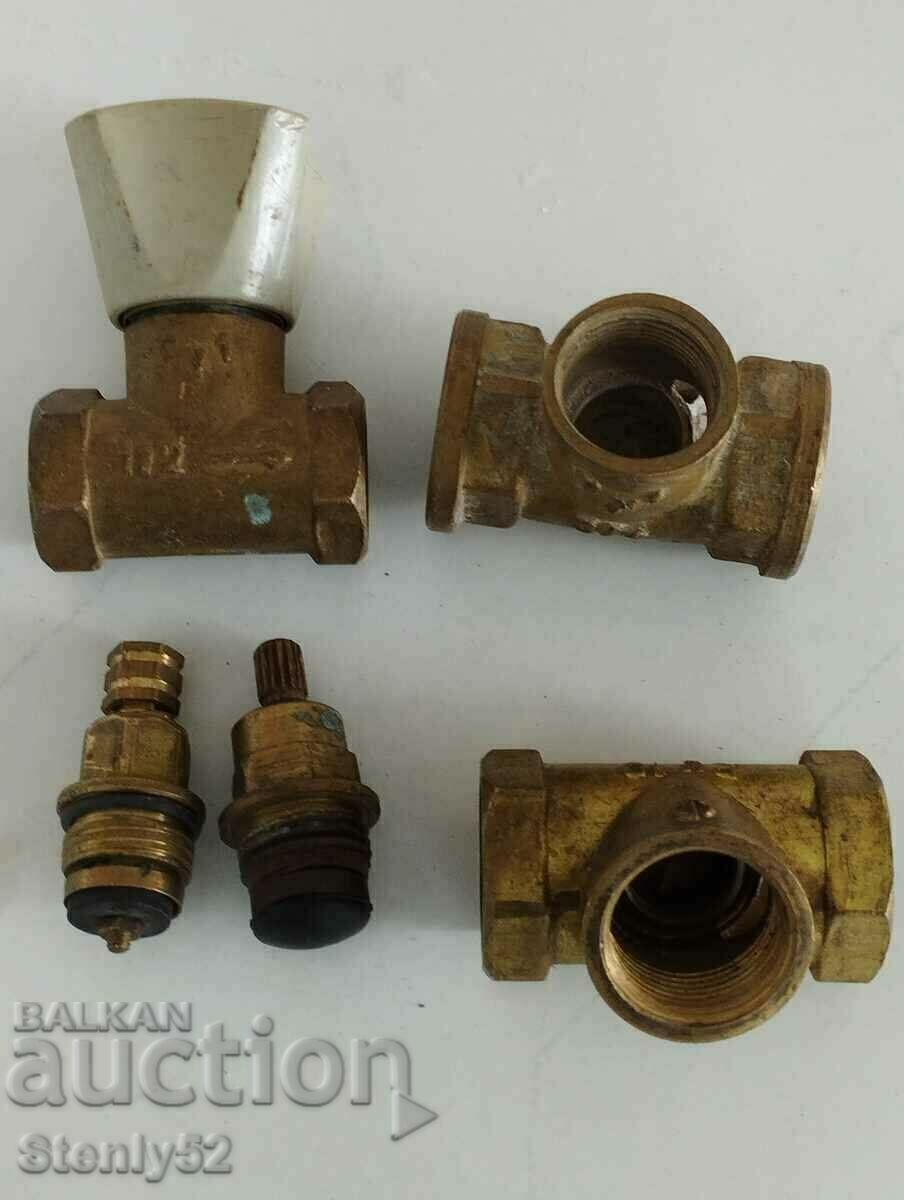 Спирателен кран 3/4",вентили 1/2"и част на възвратен вентил. с цена € 5.00 | 9.78 лв. Спирателен кран 3/4",вентили 1/2"и част на възвратен вентил. с цена € 5.00 | 9.78 лв.