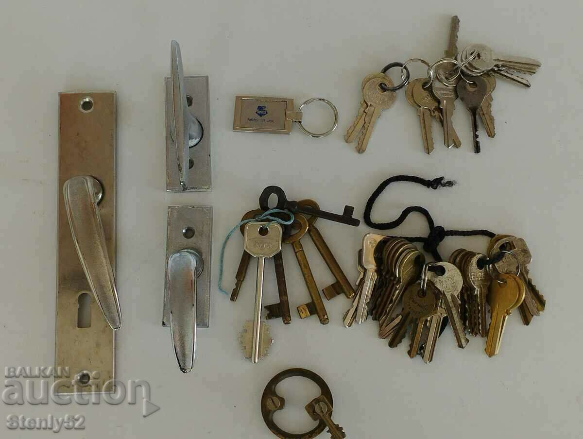 Lot Hardware, old secret keys, handles for