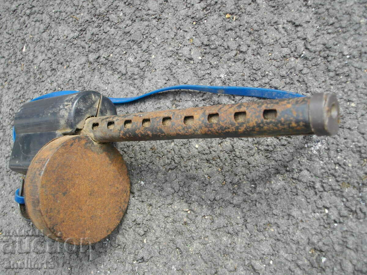 OLD TIN TOY SPAGIN with price 35.00 BGN | € 17.90 OLD TIN TOY SPAGIN with price 35.00 BGN | € 17.90