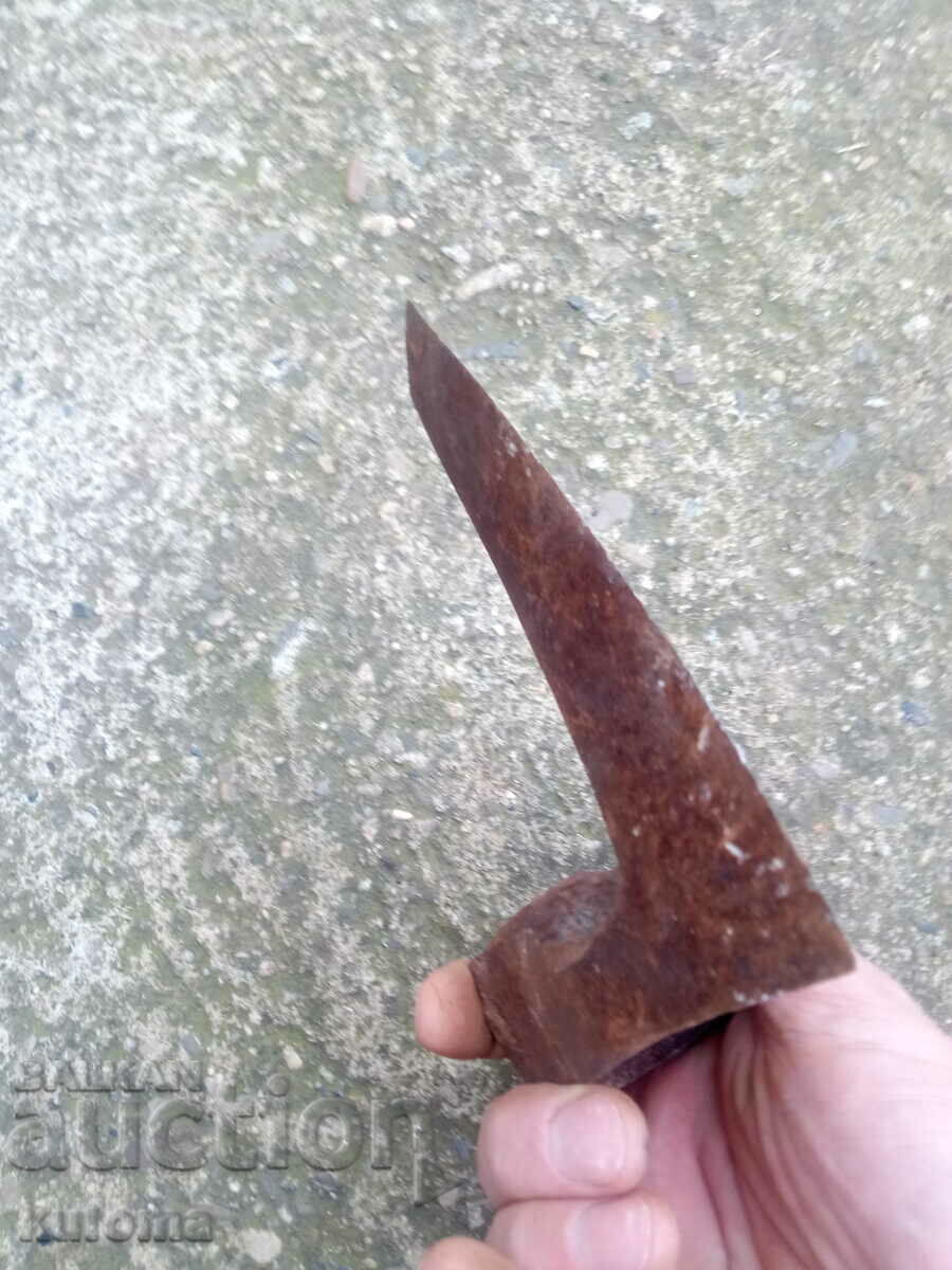 Delivery of An old hat Delivery of An old hat