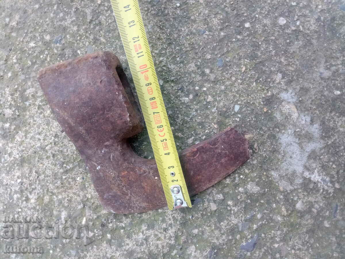 An old hat with price 9.99 BGN | € 5.11 An old hat with price 9.99 BGN | € 5.11