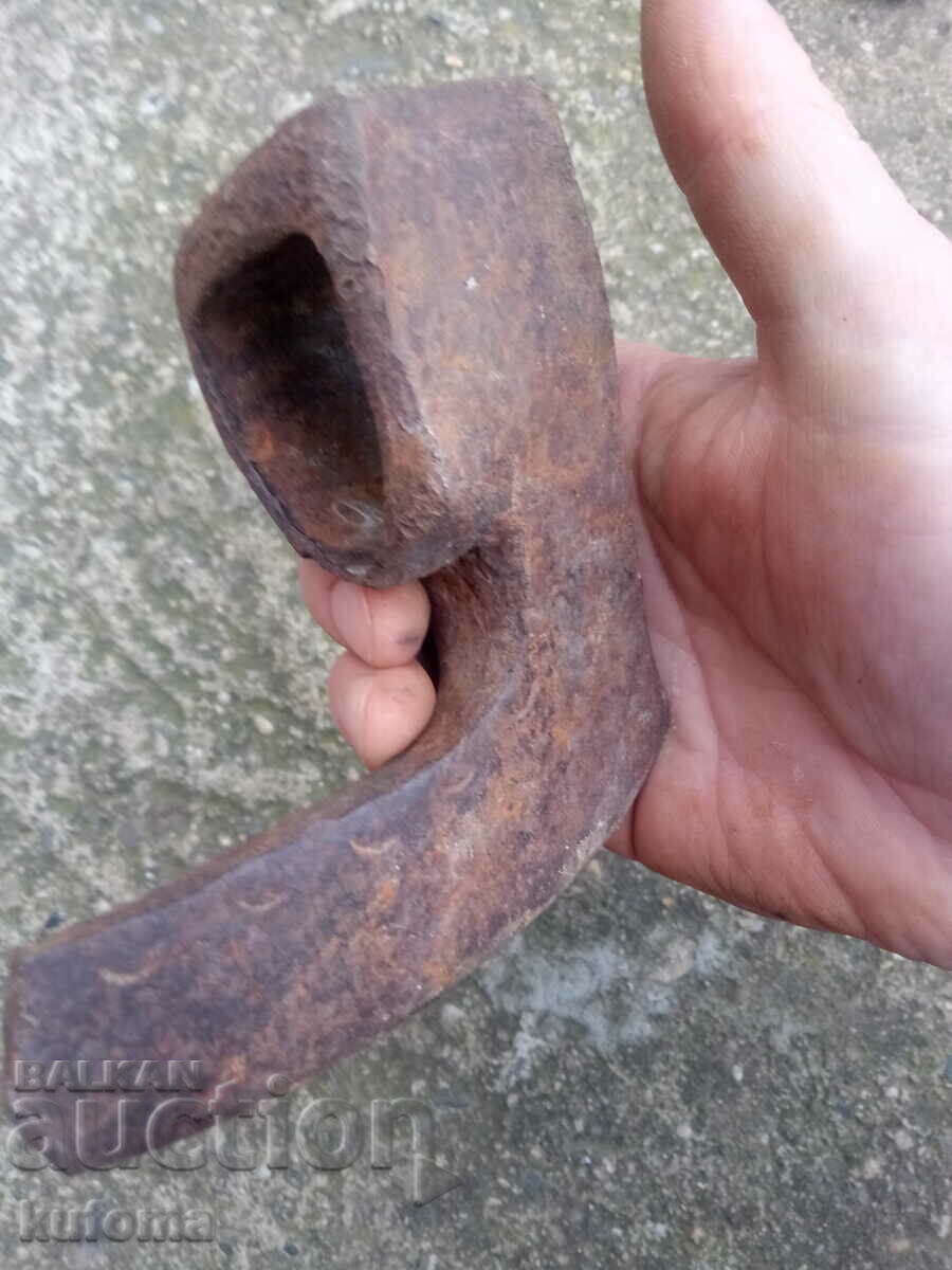 Delivery of An old hat Delivery of An old hat