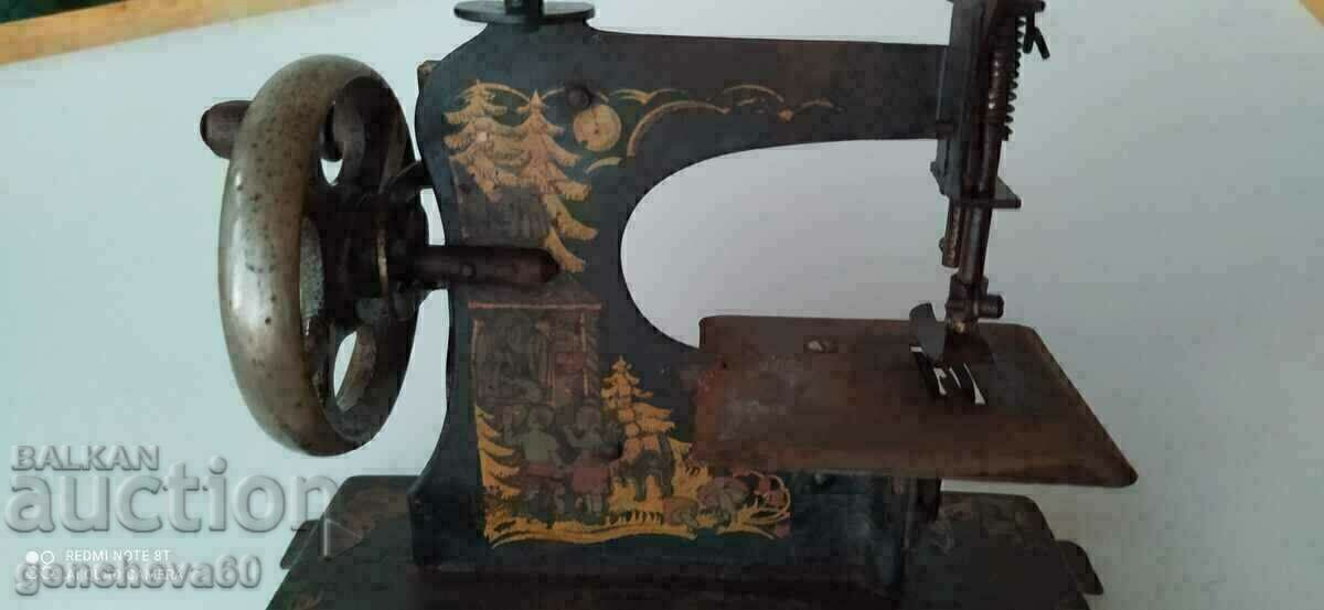Rare metal, mini sewing machine / Germany with price 230.00 BGN | € 117.60 Rare metal, mini sewing machine / Germany with price 230.00 BGN | € 117.60