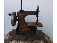 Rare metal, mini sewing machine / Germany