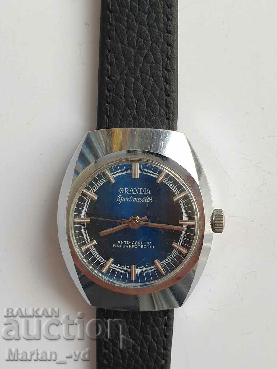 Delivery of Men's mechanical watch Grandia - sport master - 1965 year Delivery of Men's mechanical watch Grandia - sport master - 1965 year