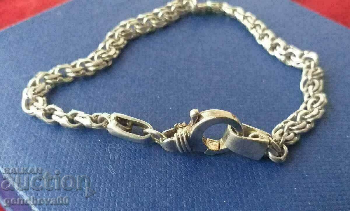 ЯКА СРЕБЪРНА ГРИВНА с цена 60.00 лв. | € 30.68 ЯКА СРЕБЪРНА ГРИВНА с цена 60.00 лв. | € 30.68