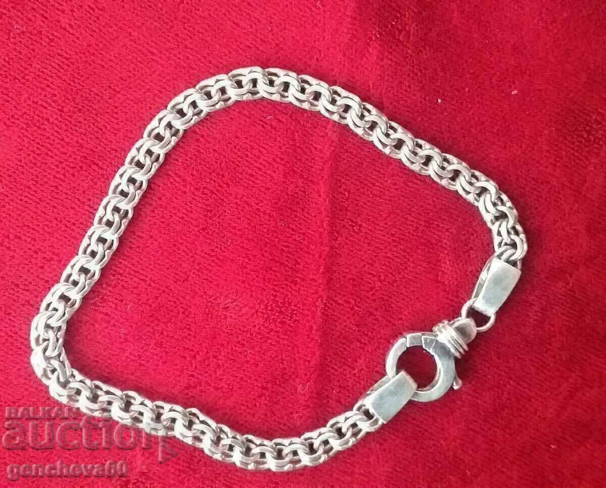 ЯКА СРЕБЪРНА ГРИВНА ЯКА СРЕБЪРНА ГРИВНА