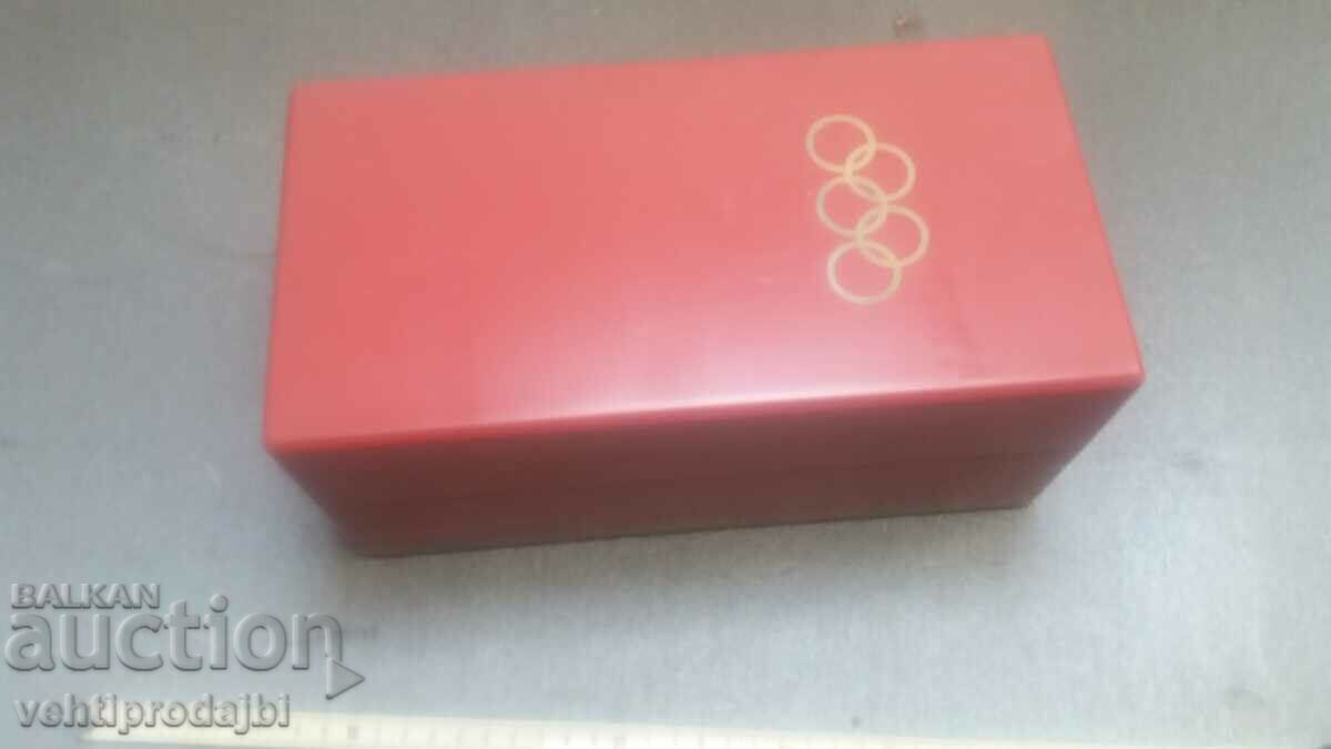 cutie cu premii olimpice