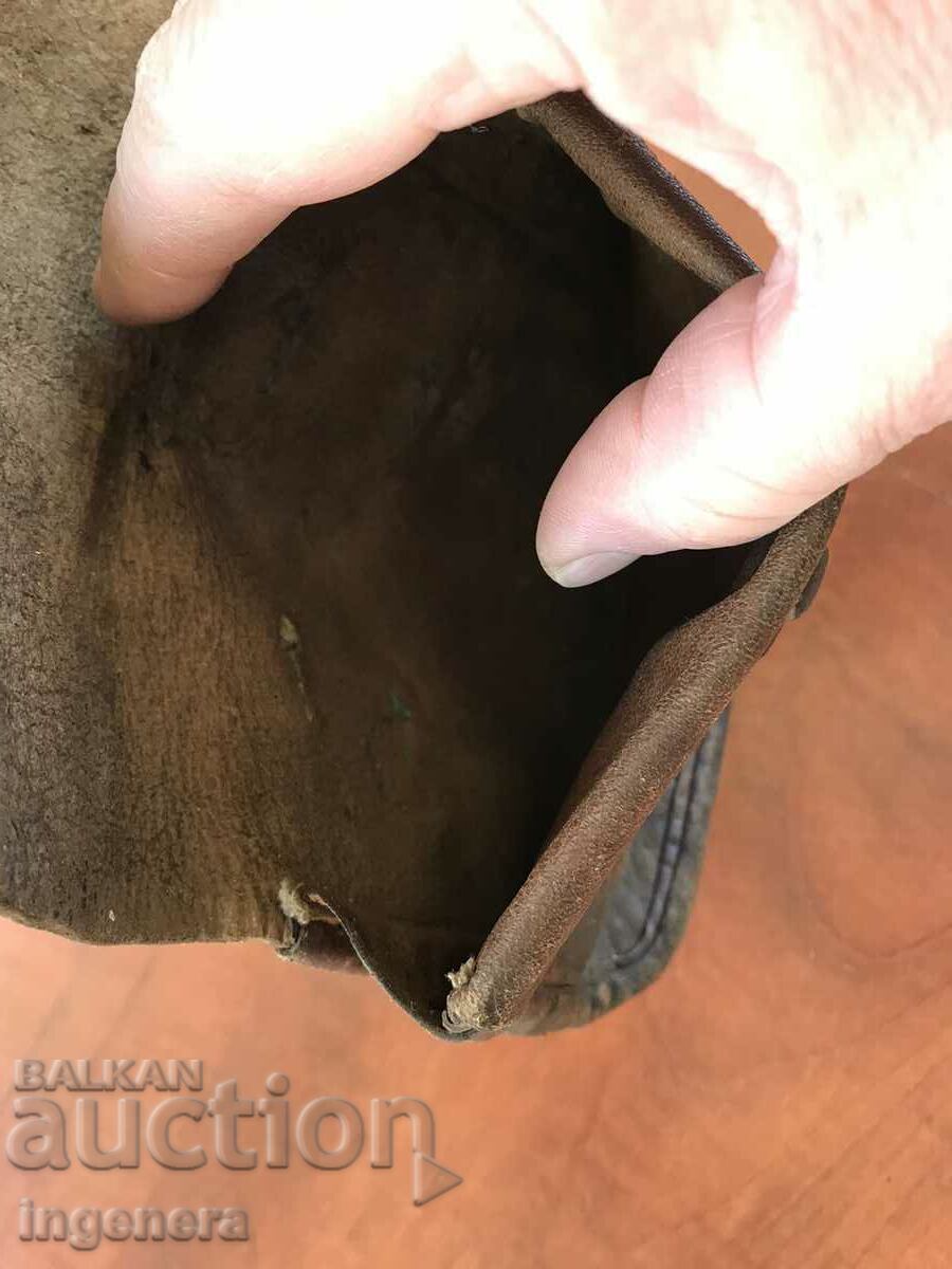 Delivery of KESIA PUNGIA LEATHER ANTIQUE DOUBLE-COMPARTMENT JUZDAN Delivery of KESIA PUNGIA LEATHER ANTIQUE DOUBLE-COMPARTMENT JUZDAN