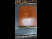 Лукс.дървена олимпийска наградна кутия